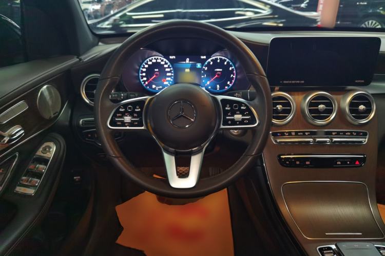 Used Mercedes-Benz GLC 2022 Refreshed GLC 300 L 4MATIC Dynamic Edition Steering Wheel