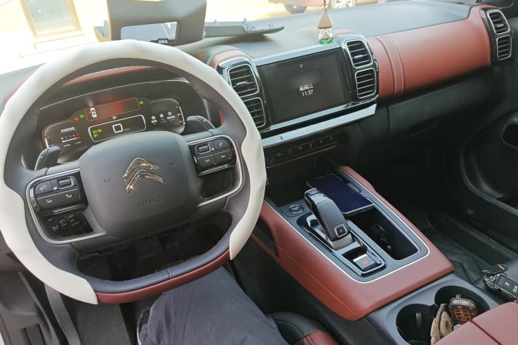 Used Citroen C5 AIRCROSS 2022 400THP Co-Creation Edition Center Console