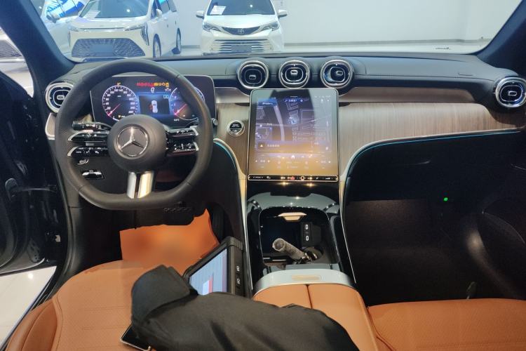 Used Mercedes-Benz GLC 2024 GLC 300 L 4MATIC Dynamic Edition 5-seater