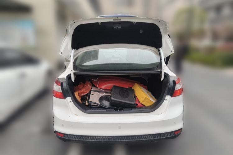 Used Ford Focus 2012 Sedan 1.6L Automatic Fashion Edition