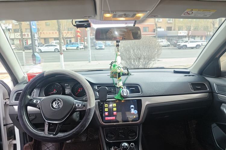 Used Volkswagen Lavida 2017 1.6L Manual Comfort Edition Center Console