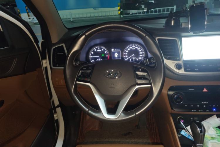 Used Hyundai Tucson 2015 1.6T Dual-Clutch Two-Wheel-Drive Smart Model
