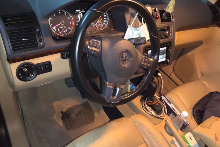 Used Volkswagen Touran 2011 1.4T DSG ZhiZhen Edition 5 Seats Steering Wheel