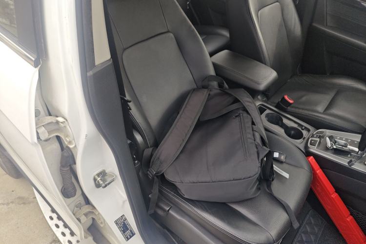 Used Chevrolet Captiva 2015 2.4L 4x4 Flagship Edition 7-Seater Right Front Seat