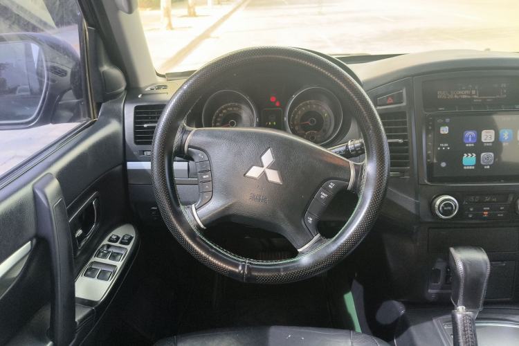 Used Mitsubishi Pajero 2011 3.0L Elite Edition Steering Wheel