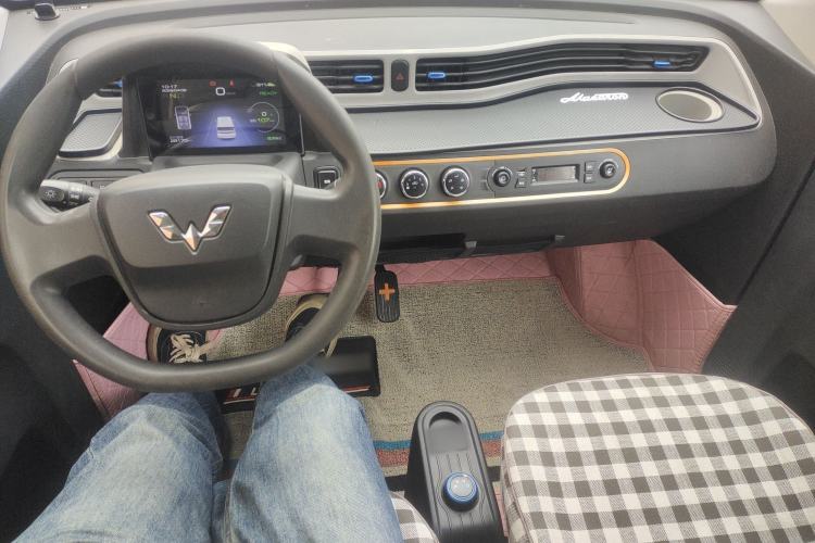 Used Wuling Hongguang MINIEV 2020 Zizai Version Lithium-NMC Center Console