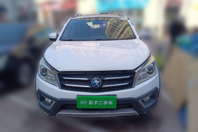 Used Venucia T70X 2015 2.0L CVT SmartFun Sport Edition
