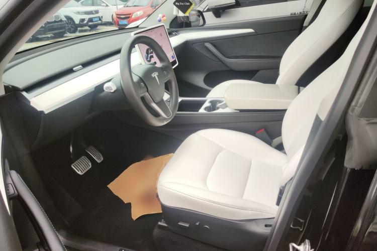 Used Tesla Model Y 2021 Standard Range Rear-Wheel Drive Version Left Front Seat