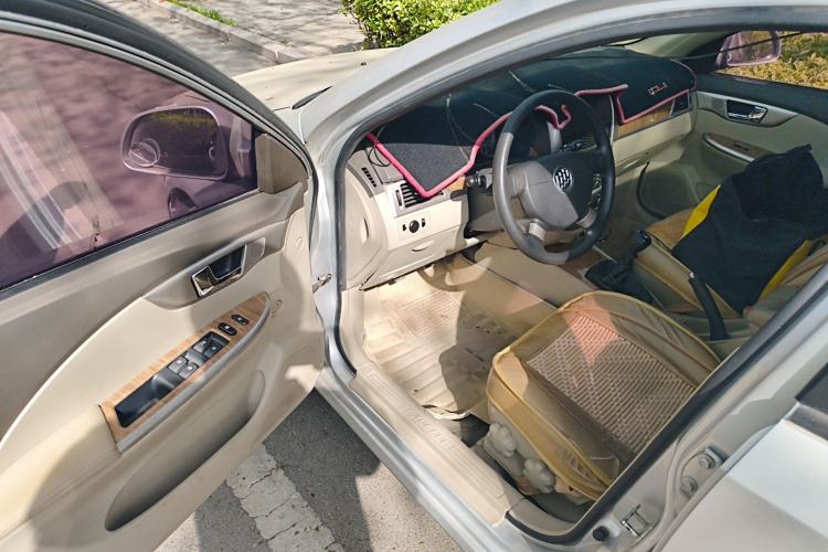 Used Buick Excelle 2015 1.5L Manual Classic Trim