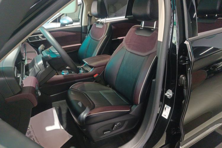 Used Ford Explorer 2023 EcoBoost 285 Four-Wheel Drive Titanium Edition 6 Seats