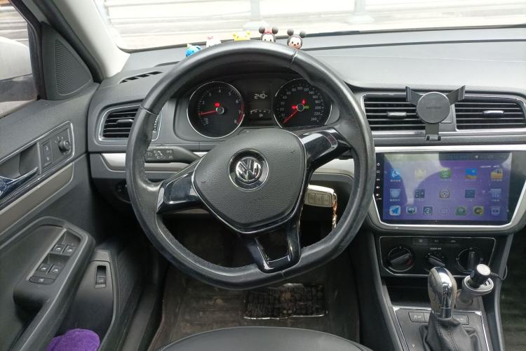 Used Volkswagen Lavida 2015 1.6L Automatic Comfort Edition
