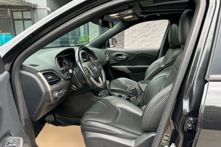 Used Jeep Cherokee 2021 2.0T Four-Wheel Drive 80th Anniversary Edition
