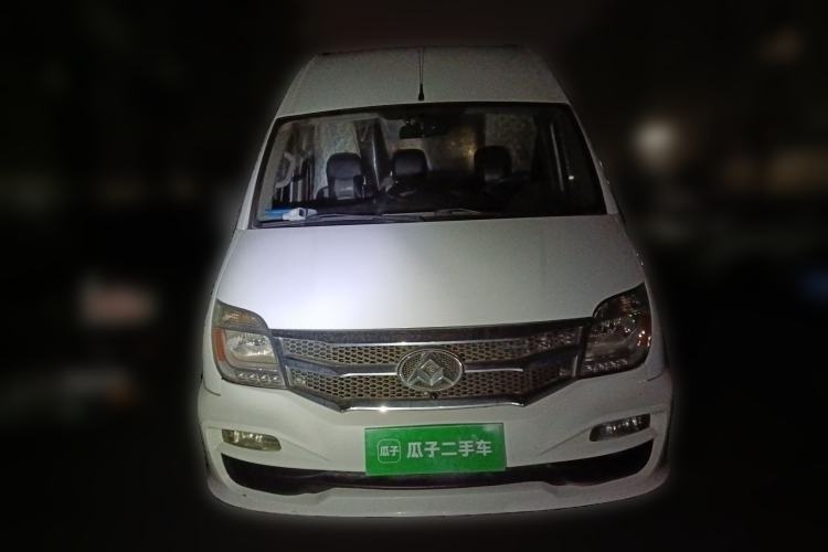Used SAIC MAXUS Xintu V80 2017 2.5T 5-Speed Manual Aoyuntong National V Standard Long Wheelbase High-Roof 6-10 Seater Front