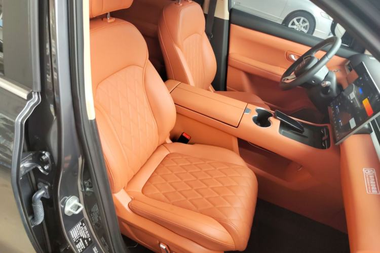 Used Landian E5 PLUS 2026 Model 165km Long-Range First-Adoption Version Ultra 7-seater
