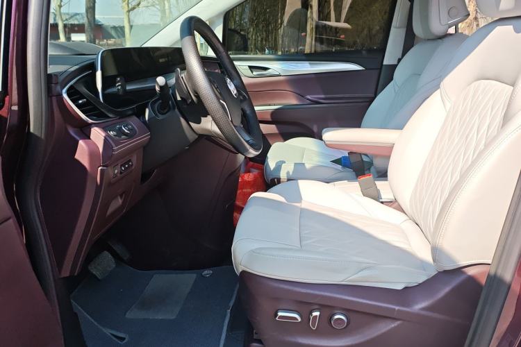 Used Buick GL8 2023 Avenir Aivia Six-Seat Deluxe Edition Left Front Seat