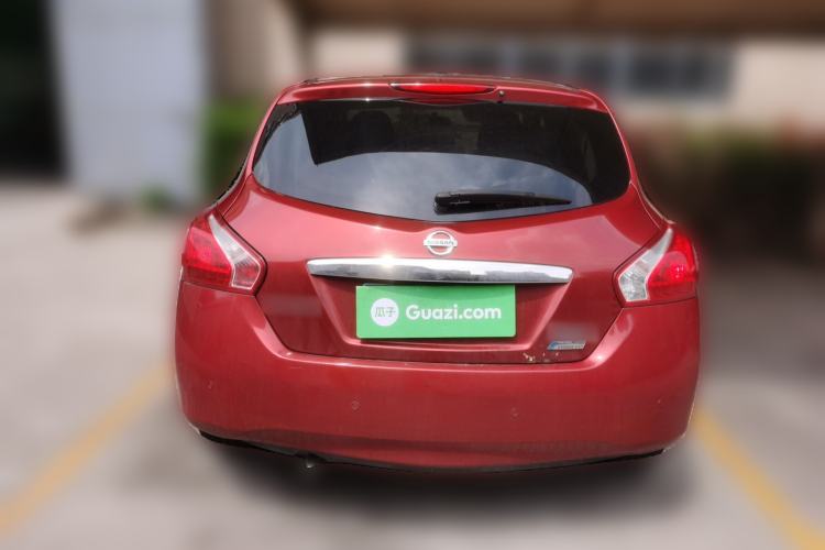 Used Nissan Tiida 2013 1.6L CVT Cool Cafe Edition
