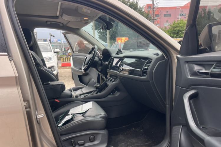 Used Skoda Kodiaq 2018 TSI330 5-Seater Two-Wheel-Drive Luxury Enjoyment Edition Interior 2