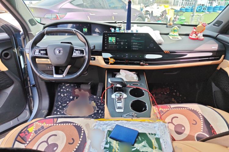 Used CHANGAN UNI-K 2021 2.0T All-Wheel Drive Prestige Version Center Console