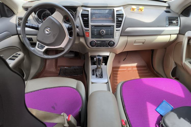 Used Dongfeng Aeolus A60 2014 1.6L Automatic Prestige Model Center Console