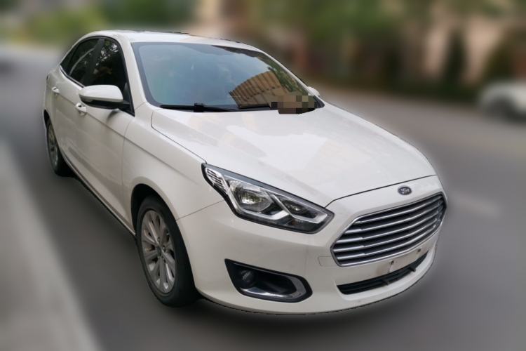 Used Ford Escort 2017 Happiness Edition 1.5L Automatic Fashion Version Front Right 45 Deg