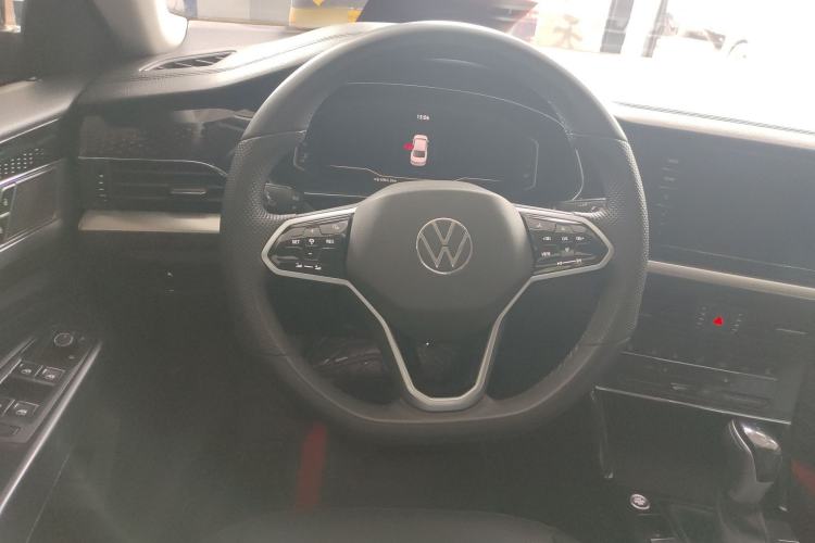 Used Volkswagen Passat 2024 380TSI Dragon Edition Steering Wheel