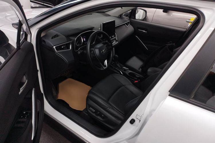 Used Toyota FRONTLANDER 2022 2.0L CVT Luxury PLUS Edition Driver Seat