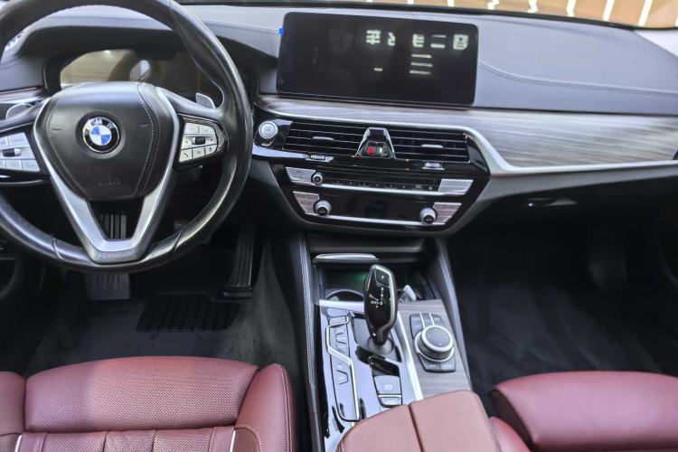 Used BMW 5 Series 2022 Second Facelift 530Li Luxury Edition Premium Package
