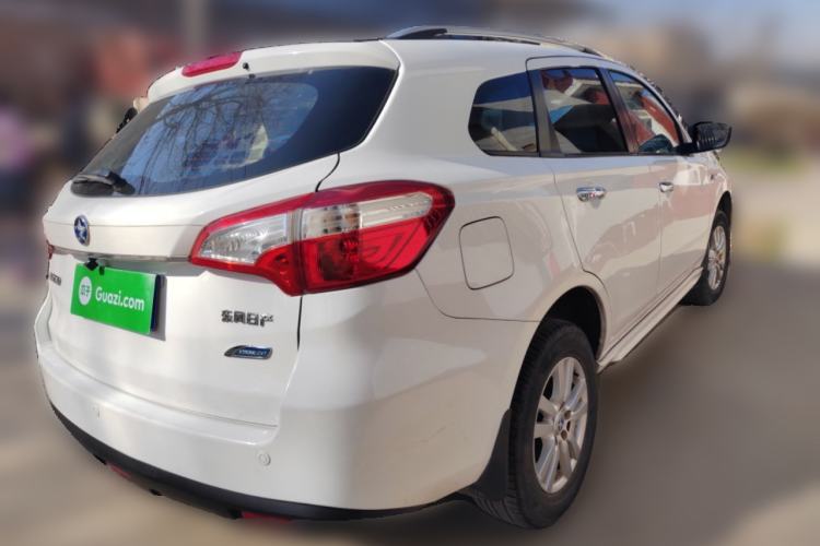 Used Venucia T70 2015 2.0L CVT Smart Choice Edition
