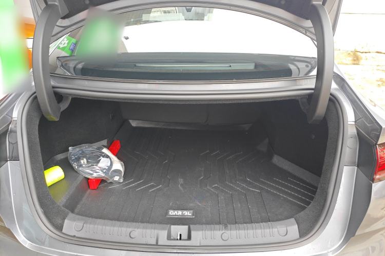 Used BYD Qin L 2025 DM-i Smart Drive 80KM Leading Model Trunk