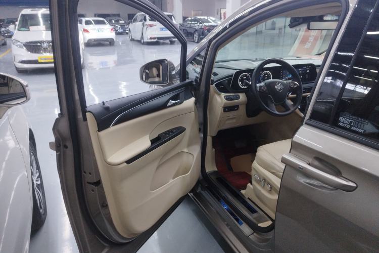 Used Buick GL8 2022 ES Landtrek 653T Comfort Edition