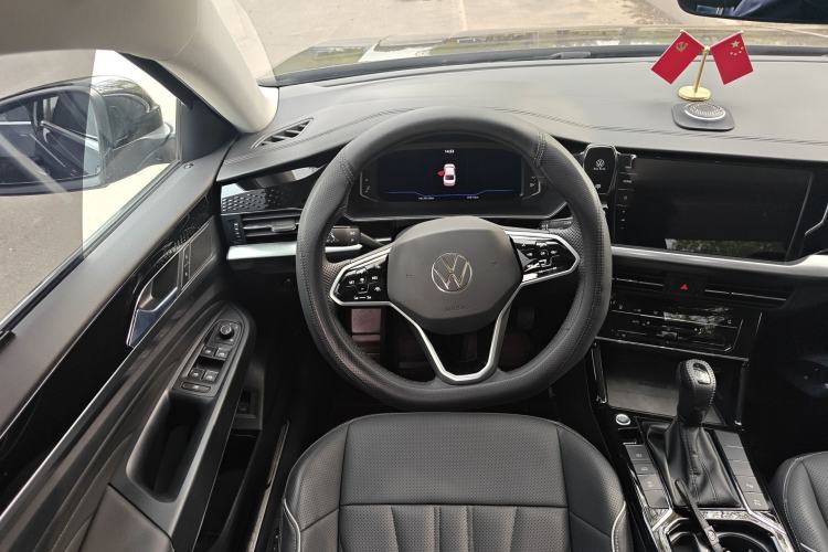 Used Volkswagen Passat 2023 Revised 380TSI Luxury Edition Steering Wheel