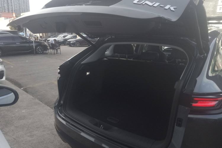 Used Changan UNI-K iDD 2024 ZhiDian iDD 1.5T 135km Smart Leading Model