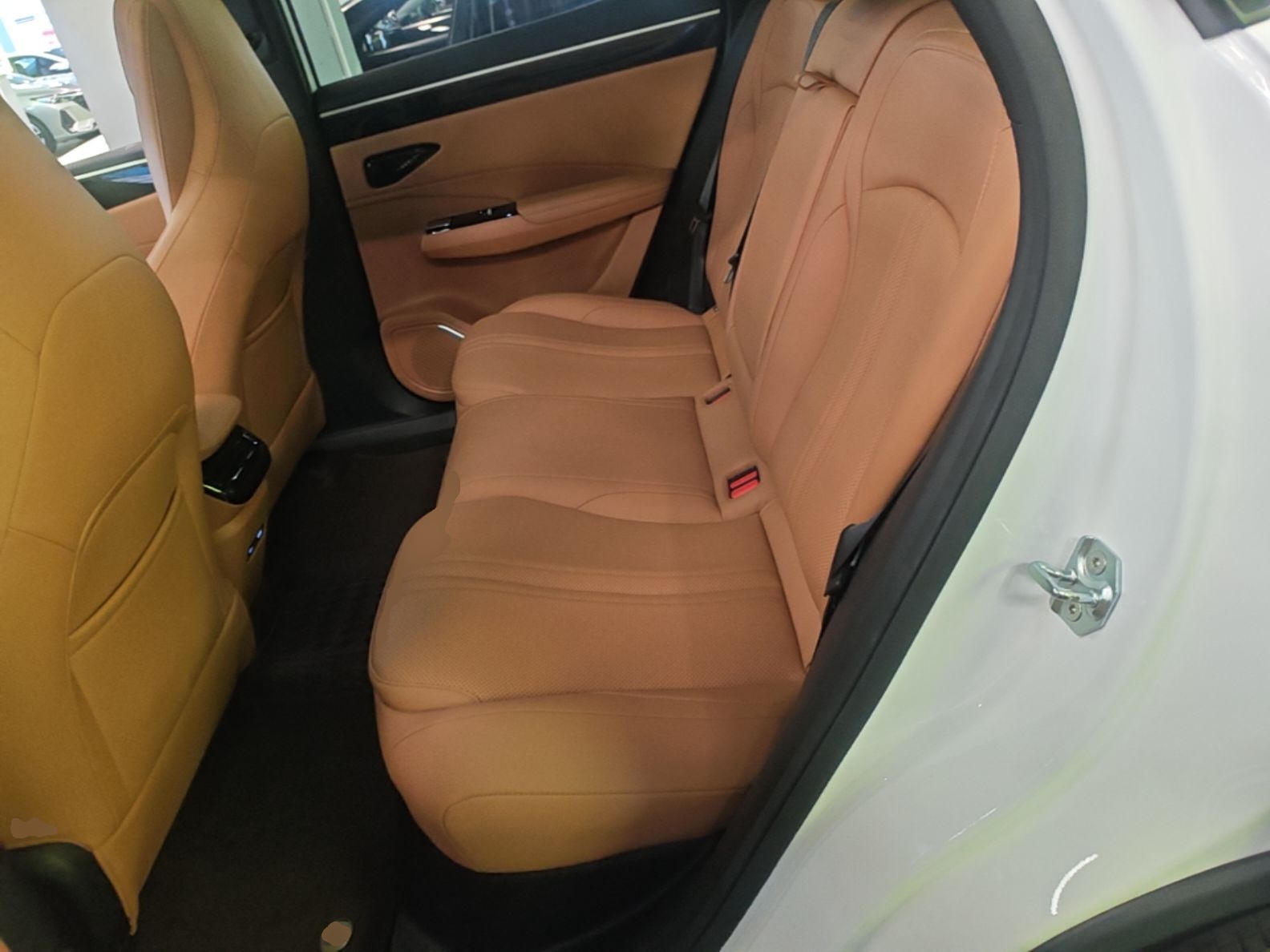 Geely Galaxy L7 2025 EM-i 115km Exploration Edition — снимка 20