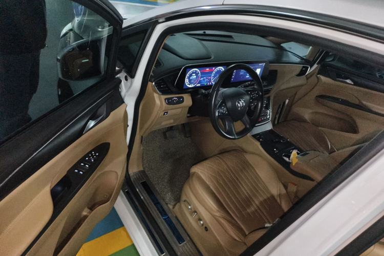 Used Buick GL8 2021 ES Land Cruiser 653T Luxury Edition
