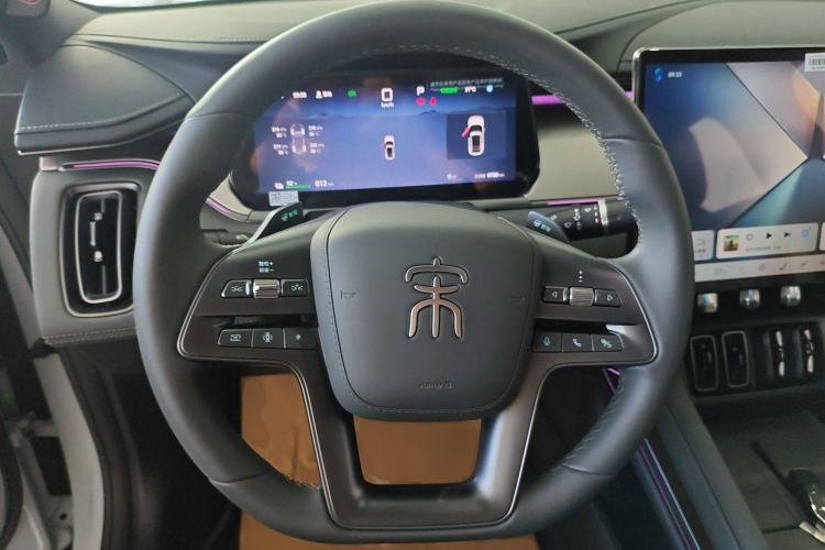 Used BYD Song L EV 2025 Intelligent Driving Version 662 km LiDAR Excellence Edition Steering Wheel