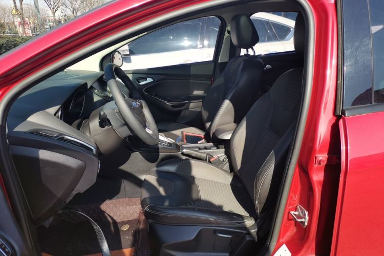 Used Ford Focus 2015 Hatchback 1.6L Automatic Fashion Edition
