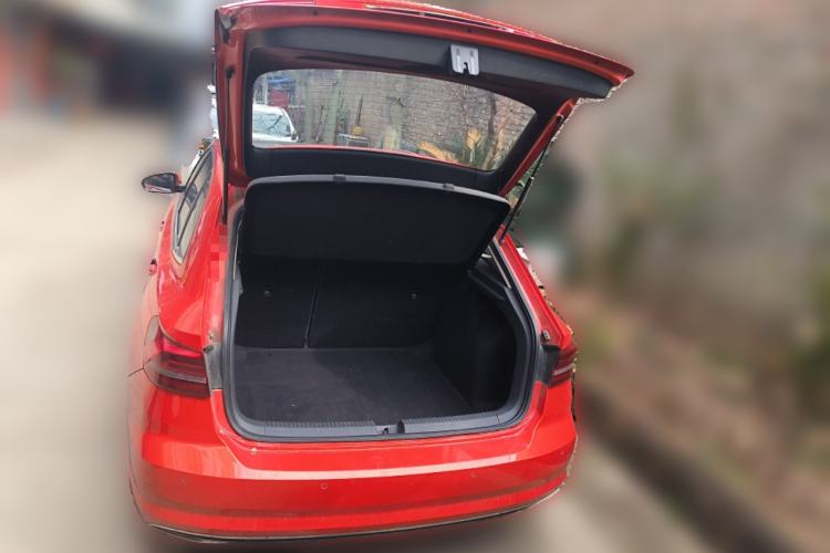 Used Volkswagen Lavida 2018 Hatchback 280TSI DSG Luxury Edition China V Standard Trunk