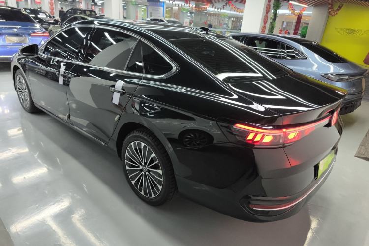 Used Volkswagen Magotan 2024 380TSI DSG Prestige Edition DaMai Package
