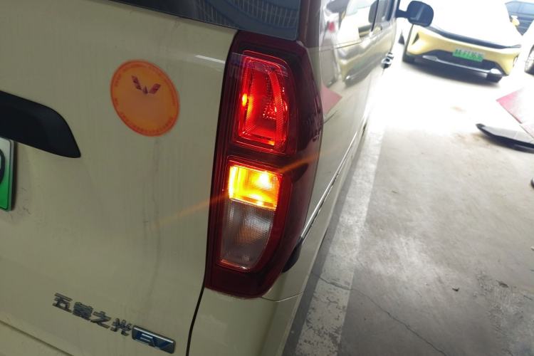Used Wuling Zhiguang New Energy 2025 Comfort Model Right Rear Taillight