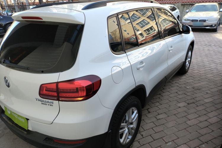 Used Volkswagen Tiguan 2016 300TSI Automatic Two-Wheel Drive Trend Edition Rear Right 45 Deg