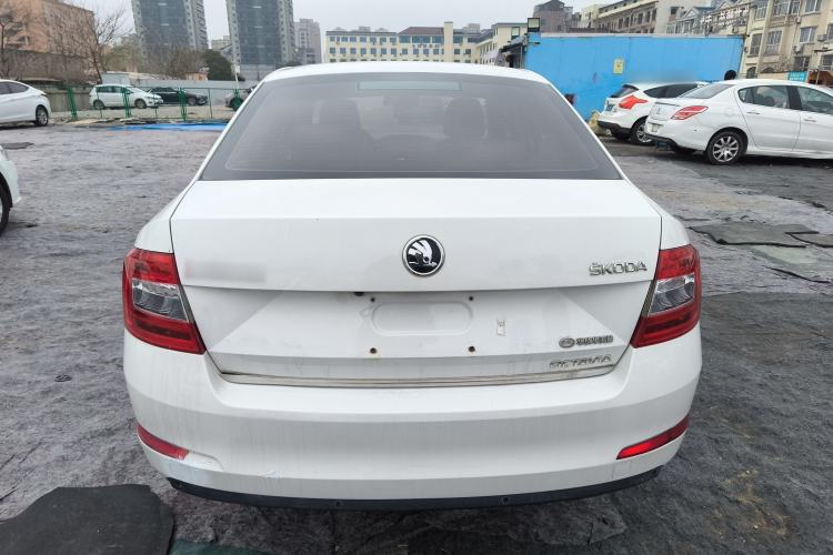 Used Skoda Octavia 2015 1.6L Manual Yijie Edition