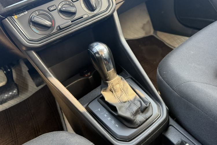 Used Volkswagen Jetta 2019 Dream Edition 1.5L Automatic Fashionable Version
