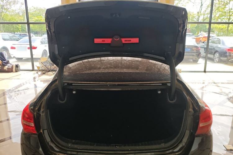 Used Hongqi H5 2019 30TD Dynamic Edition Trunk