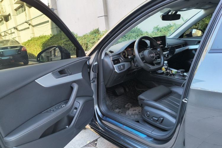 Used Audi A4L 2022 40 TFSI Luxury Dynamic Model
