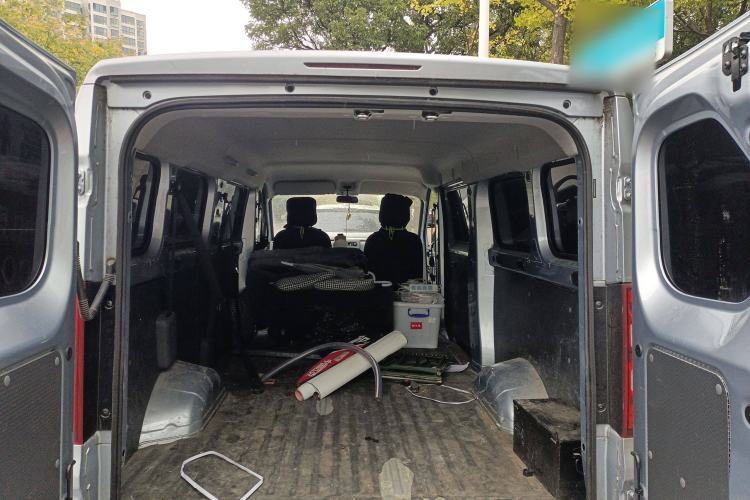 Used Wuling Yangguang 2024 300km Comfort-Grade Passenger Van 60kW