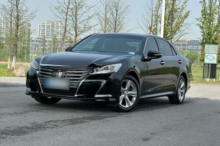Used Toyota Crown 2015 2.0T Fashion Edition Front Left 45 Deg