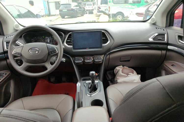 Used GAC Trumpchi GS4 2017 235T Manual Two-Wheel Drive Luxury Edition Center Console