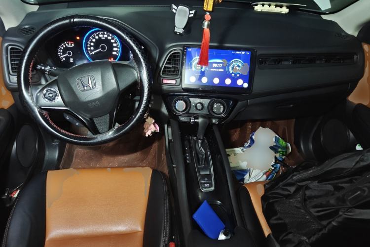 Used Honda Vezel 2015 1.5L CVT two-wheel drive Comfort trim Center Console