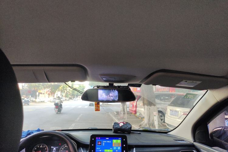 Used Baojun 730 2019 1.5T CVT Fashion Model 7 Seats China V Emission Standard
