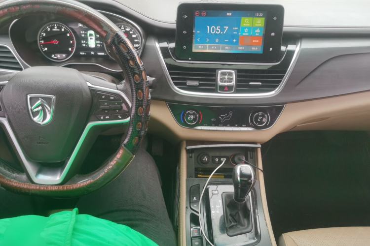 Used Baojun 730 2017 1.8L iAMT Prestige Version 7 Seats
